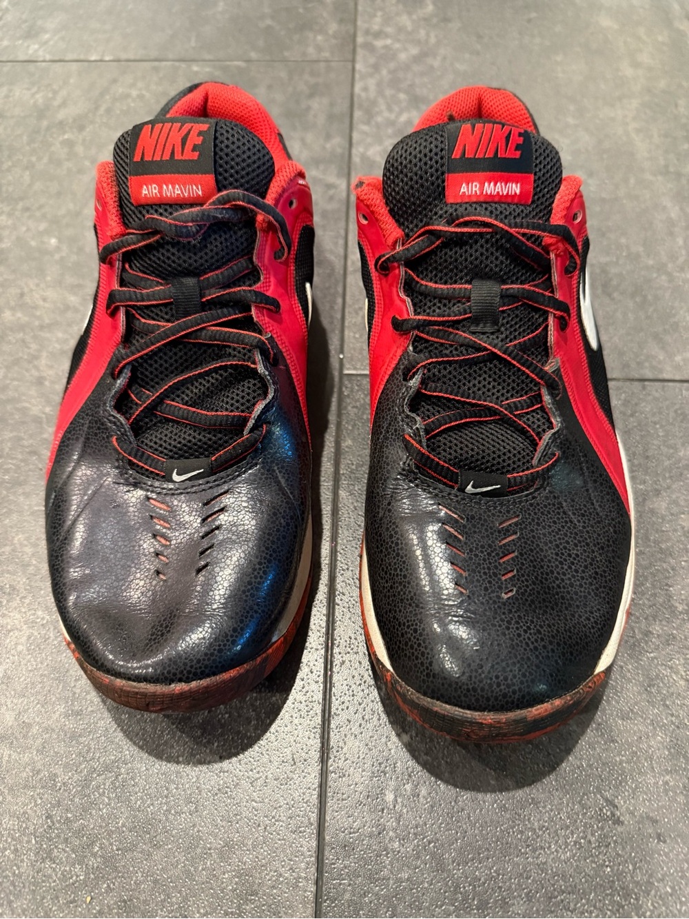Nike Air Mavin Men's Black & Red Basketball Sneakers